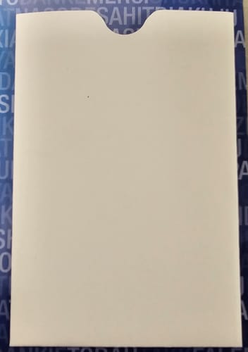 En-blank white envelopes