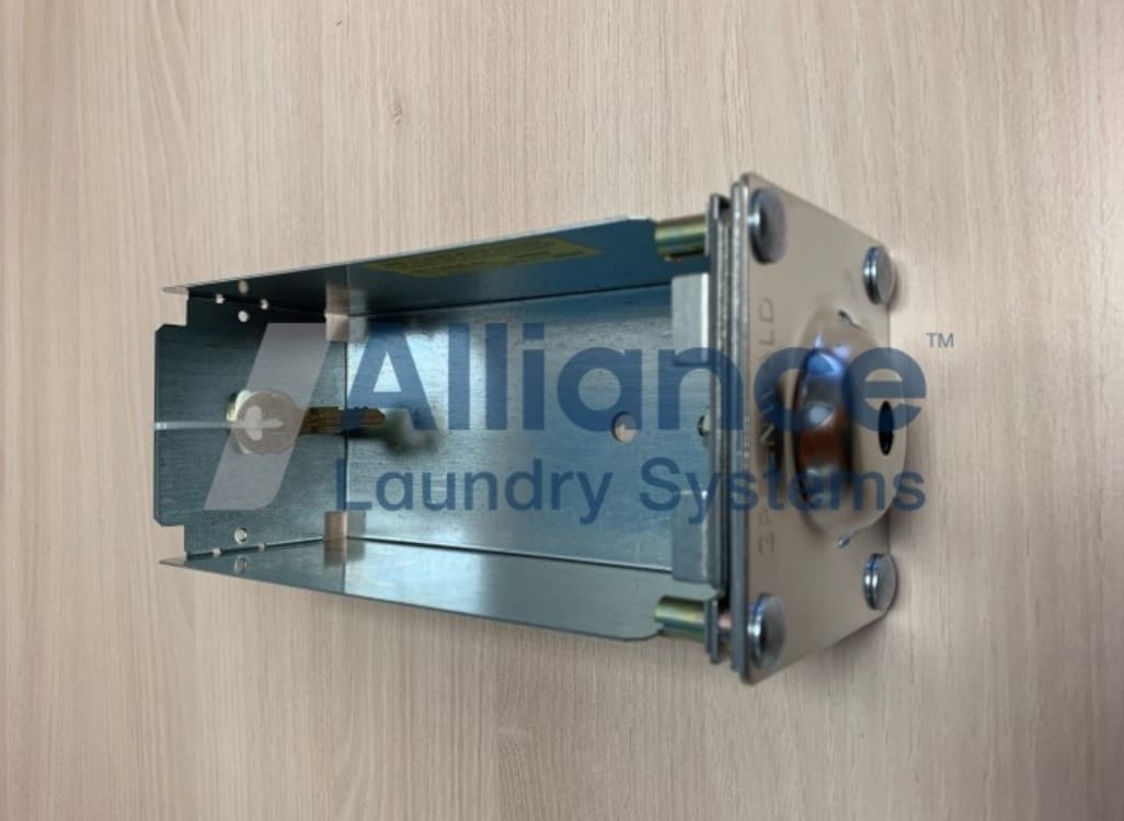 High capacity money box with lock and key