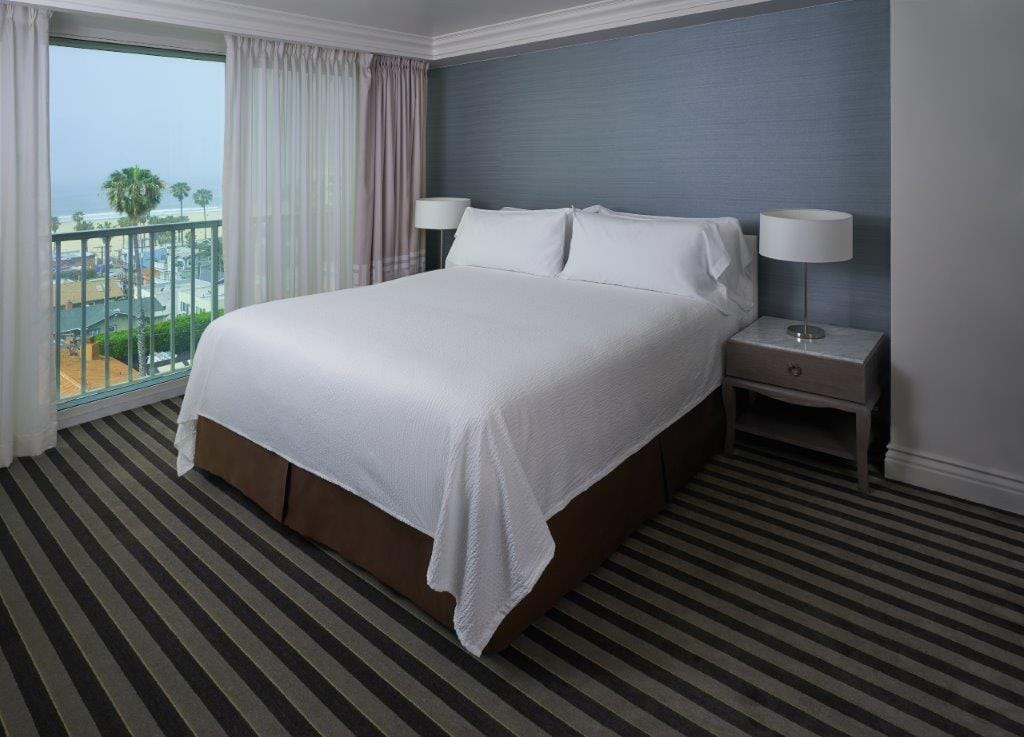 G Coral Top Sheet White 112x111 King (6/EA)